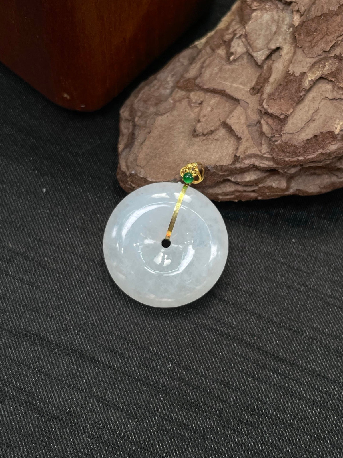 Jade Peace Pendant 18k size 22mm✖️6mm