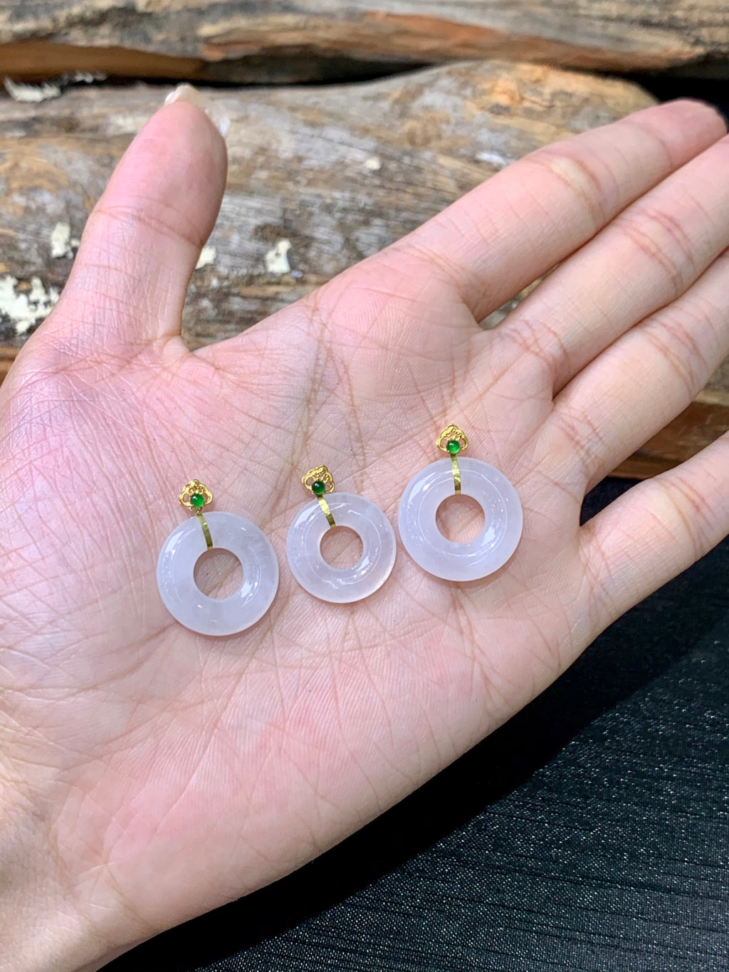 Jade Donut Pendant 18k size 18mm✖️3mm