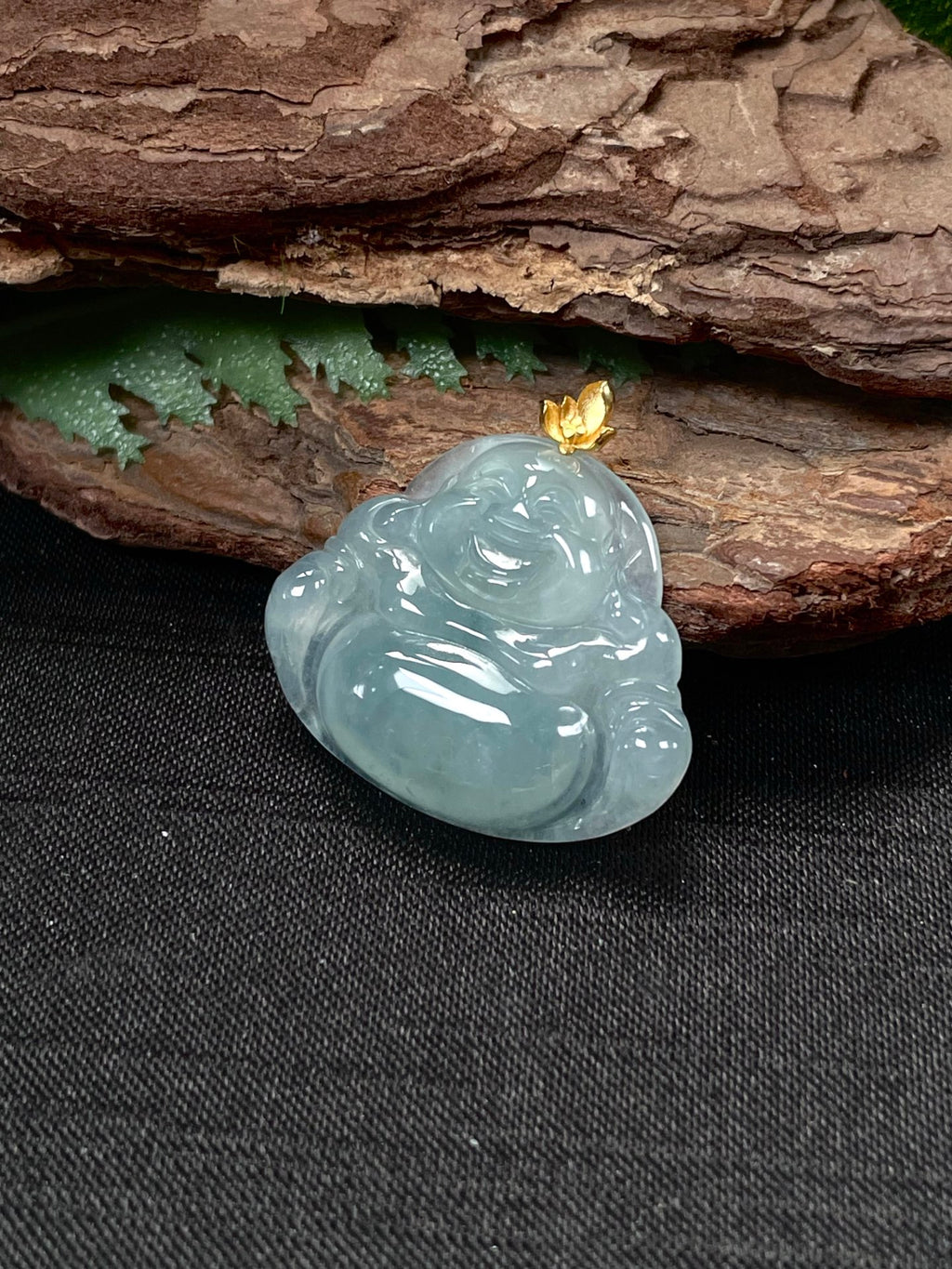 Jade Buddha 18k size 29mm✖️25mm✖️5mm