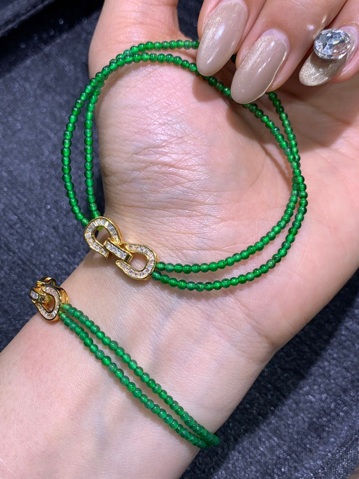 Imperial green Guatemala Double circle feature bracelet ~ Alloy bead size 2.5➕mm