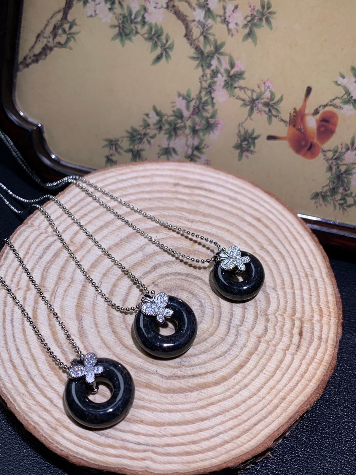Jade Black jade wuji Donut Necklace ~ Alloy size 16mm✖️5mm➕
