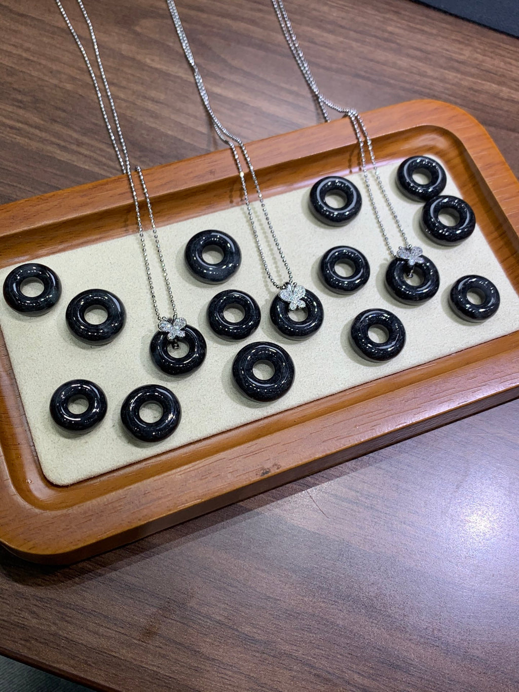 Jade Black jade wuji Donut Necklace ~ Alloy size 16mm✖️5mm➕
