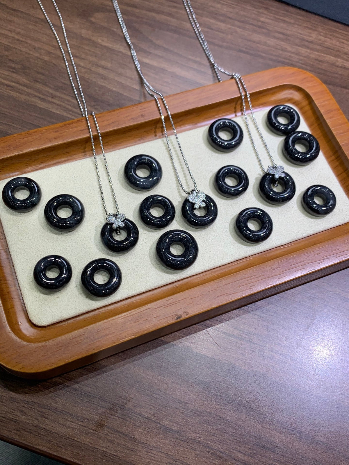 Jade Black jade wuji Donut Necklace ~ Alloy size 16mm✖️5mm➕