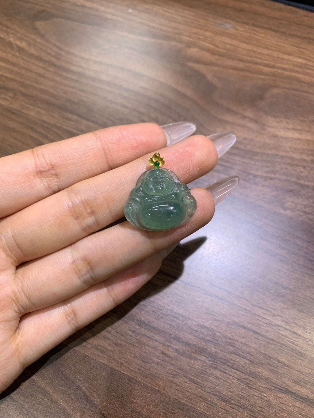 Jade Oil Green Buddha 18k clasp size 24.8mm✖️23mm✖️5.5mm