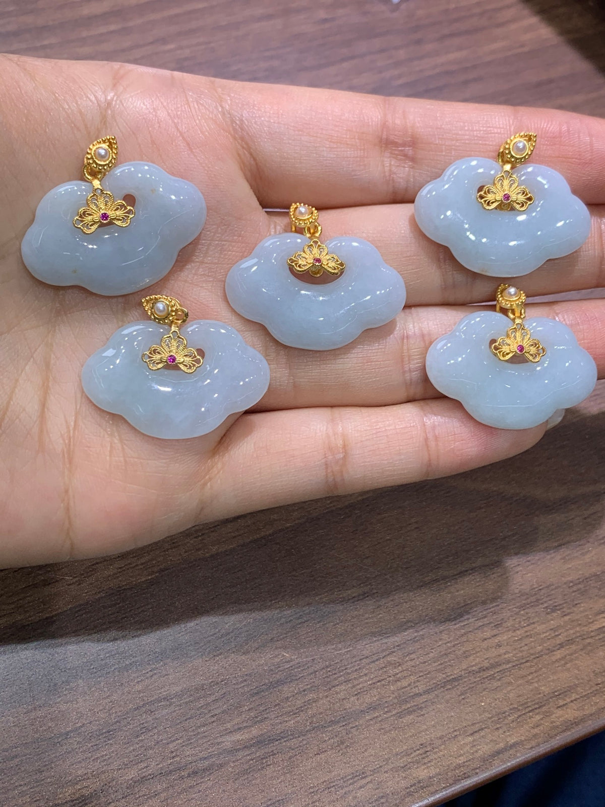 Jade lucky cloud s925 clasp size 17mm✖️28mm✖️4mm