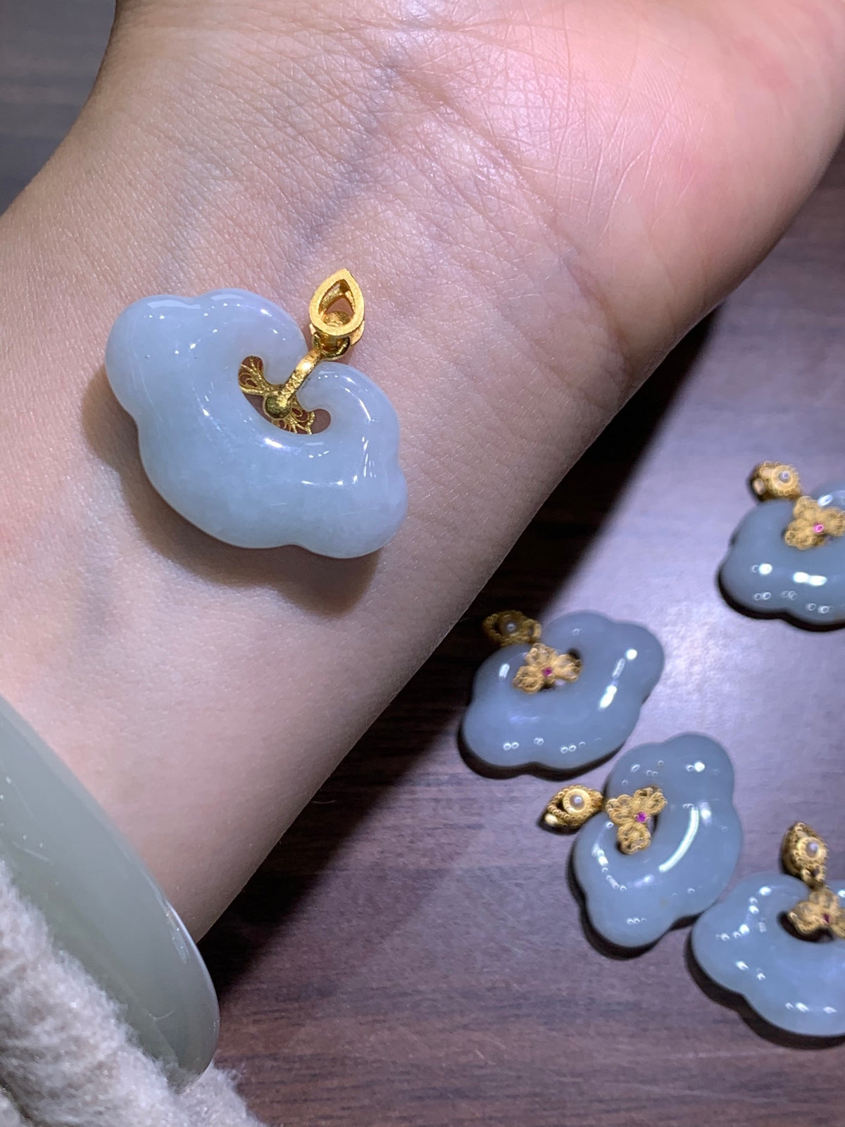Jade lucky cloud s925 clasp size 17mm✖️28mm✖️4mm